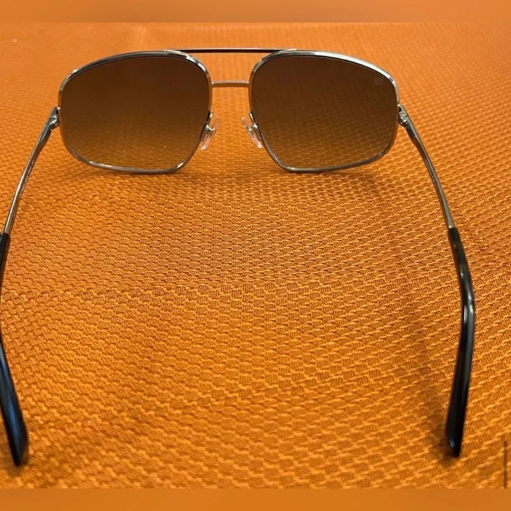 Givenchy Gradient Unisex Aviator sunglasses model GV 7193/S & Case $560